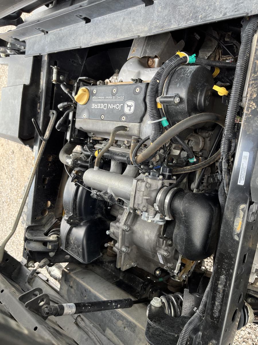 ./imagenes/INVOICE/2019/18255/JOHN DEERE XUV835E (7).JPG